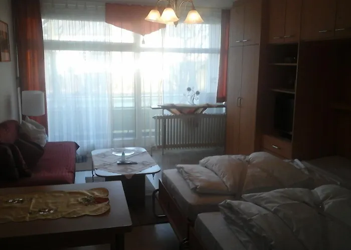 Haus Hamburg アパートホテル